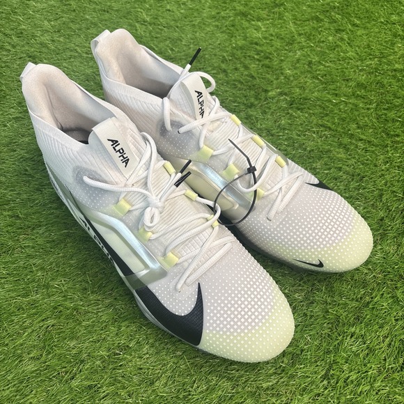 Nike Alpha Menace 4 Elite White Size 17 Football Cleat's FD7036-100 - Picture 1 of 6